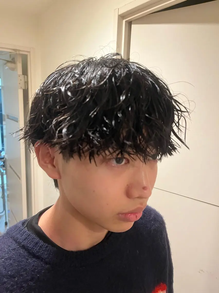 パーマ メンズ 波巻きパーマ 渋谷／メンズ特化 パーマ/カラー/旭良のヘアスタイル