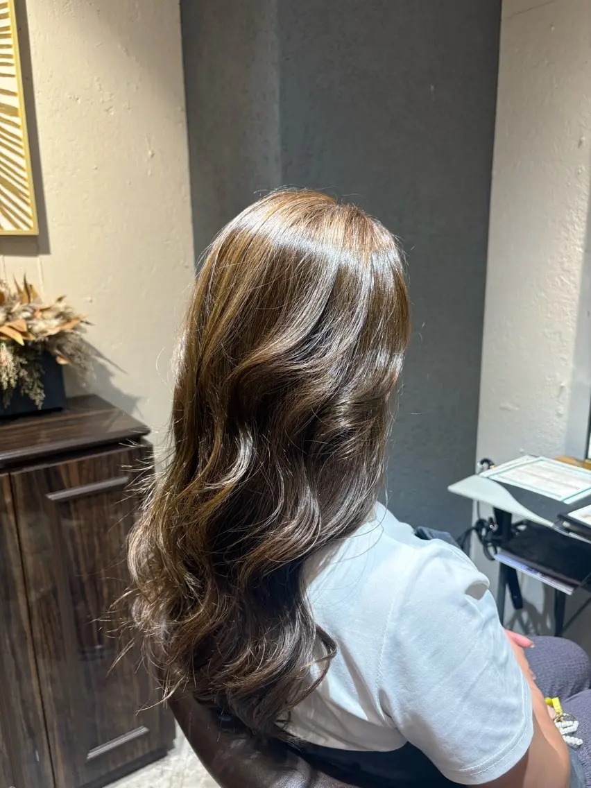 ロング ヘアカラー 透明感カラー🫧胸元 彩那🩰ྀིのヘアスタイル