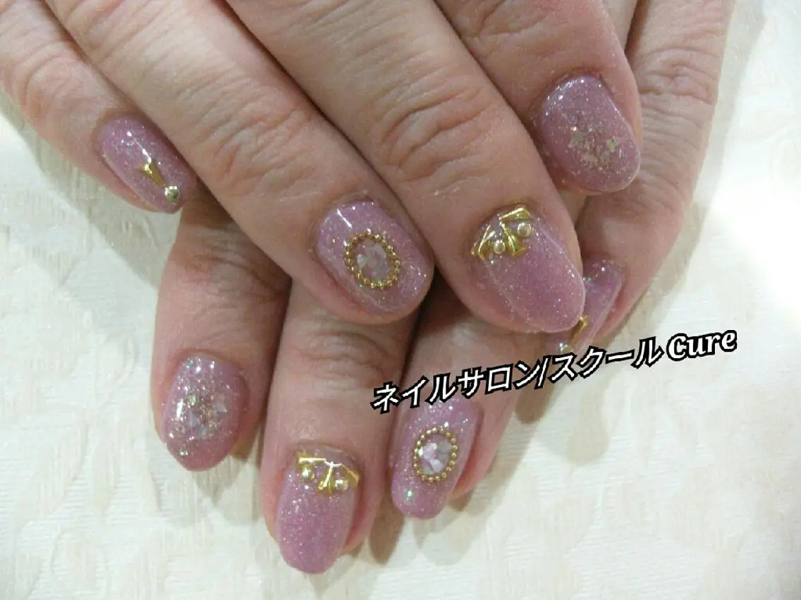 ミディアム ネイル ハンドネイル ネイルサロン Cureのネイルデザイン