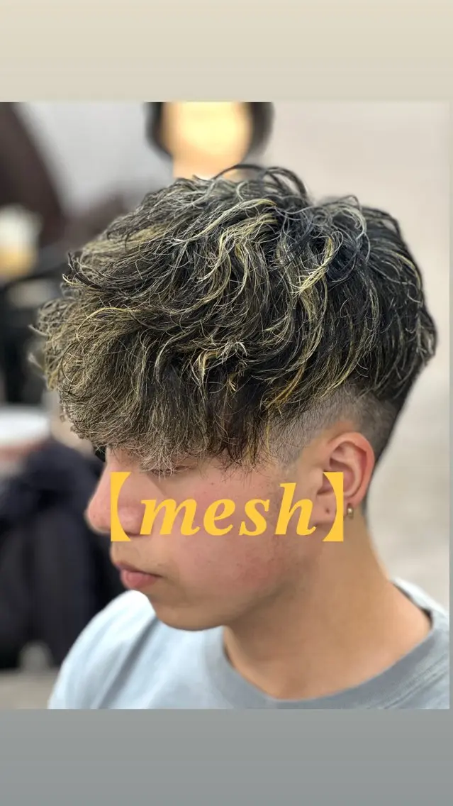 ショート カラー メンズ メンズメッシュ メッシュ ヘアカラー メンズ特化 ⚡️ナツキ⚡️のヘアスタイル