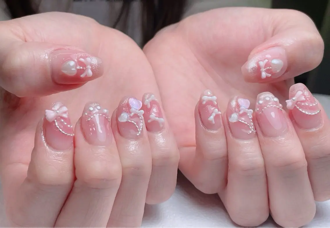 ネイル チークネイル フレンチネイル ジェルネイル ラメ(グリッター) ラメグラデーション 中野駅から2分 MEO NAILのネイルデザイン