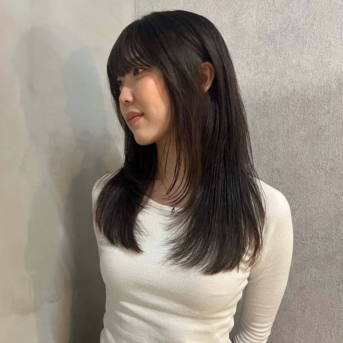セミロング カラー ベージュカラー 伸ばしかけ レイヤーカット カット ヘアカラー トリートメント yuumi/大濠🪷 顔周り/ベージュのヘアスタイル