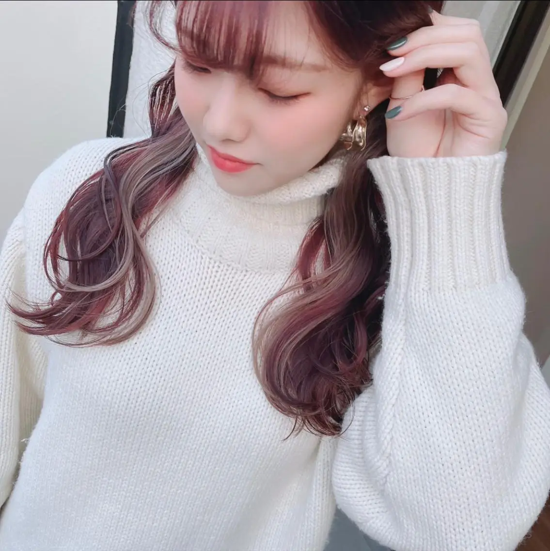 ロング カラー ヘアアレンジ ワンホンヘア 韓国ヘア🖤 YURINAのヘアスタイル