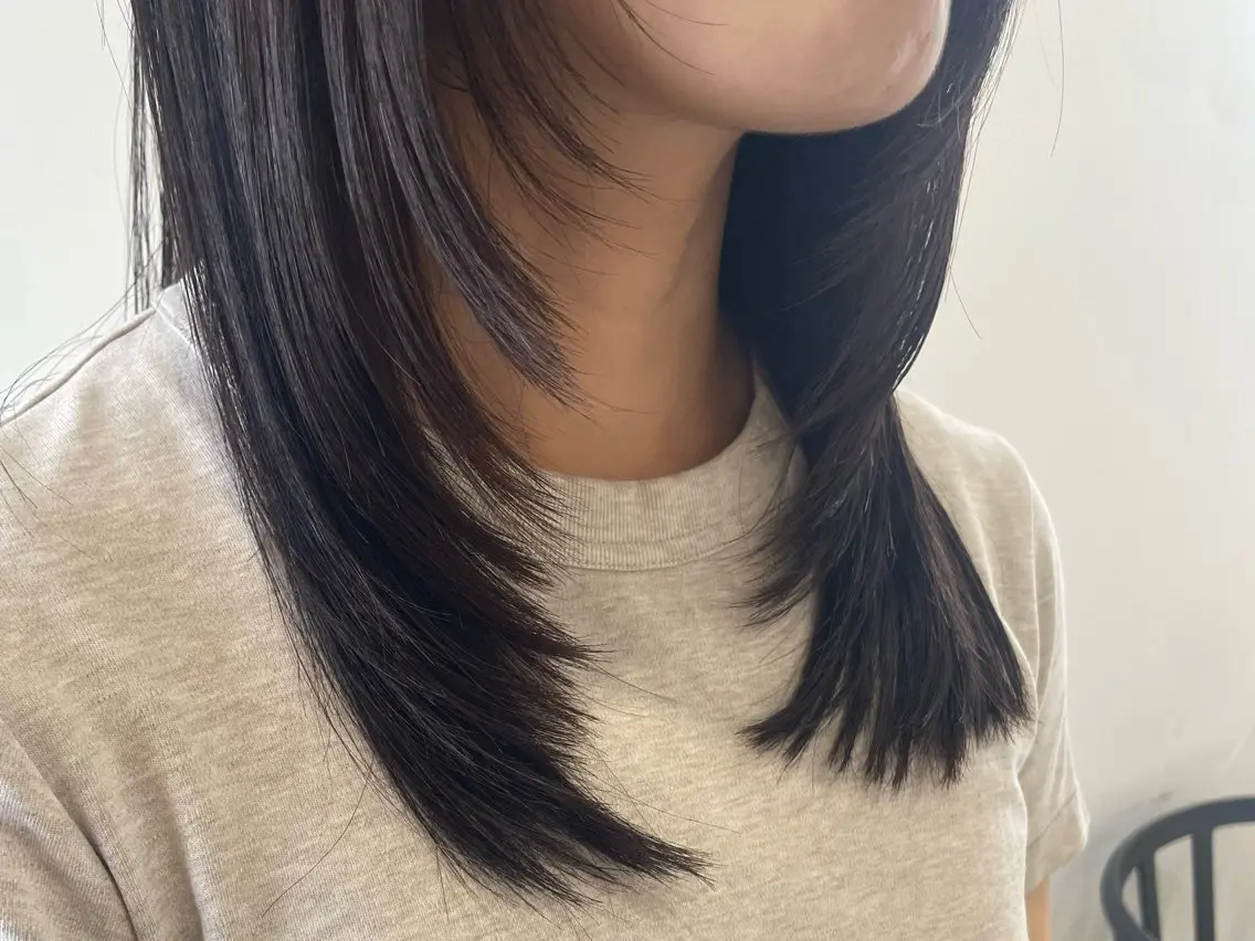 ミディアム 顔まわりレイヤー レイヤーカット 西能 心音のヘアスタイル