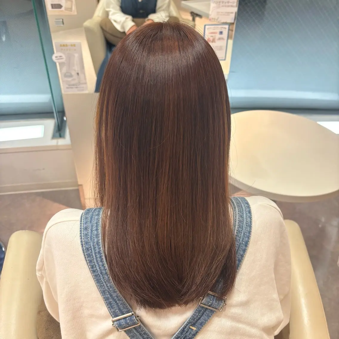 カラー レナークアリア 武田明花音のヘアスタイル