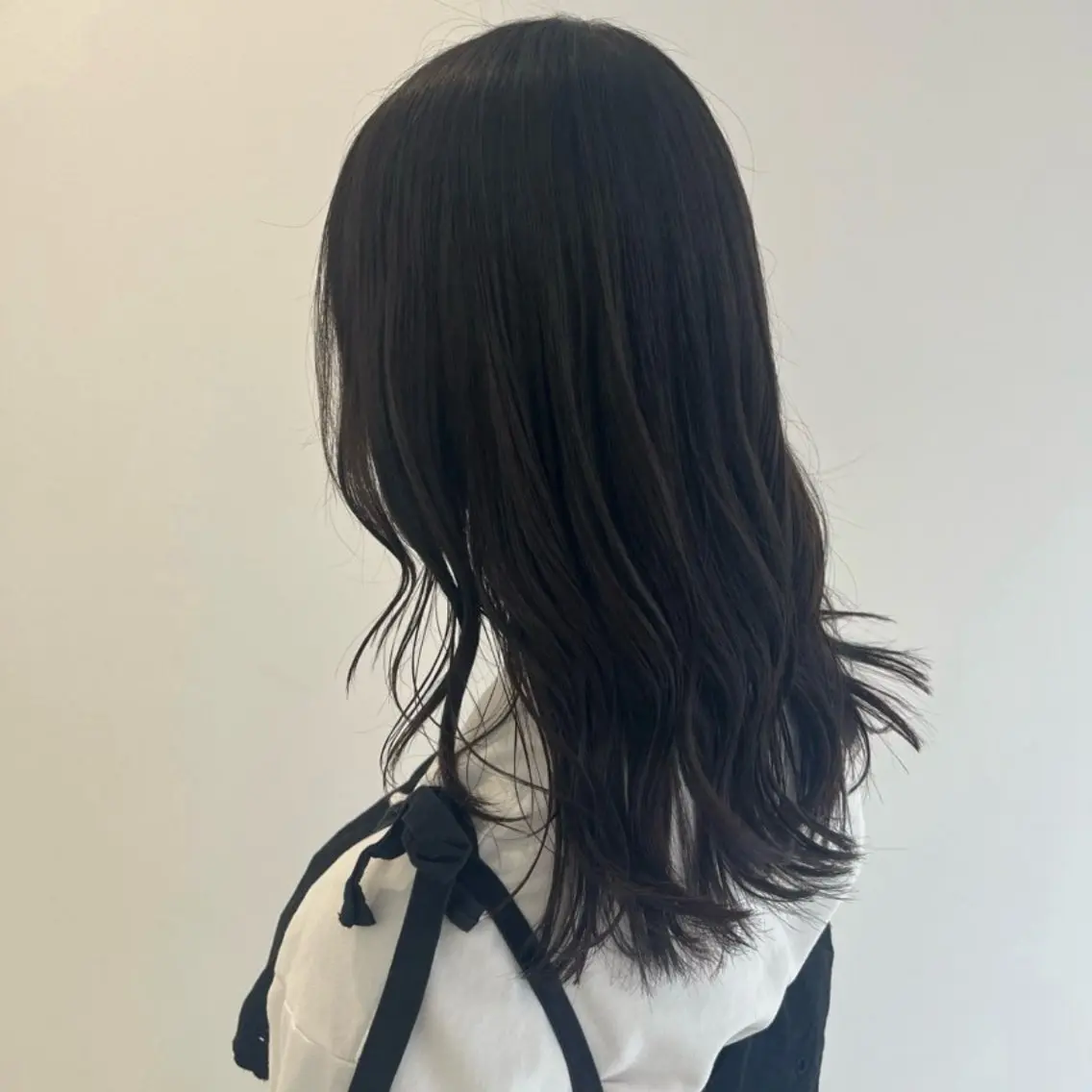 ミディアム 加美山 芽衣のヘアスタイル