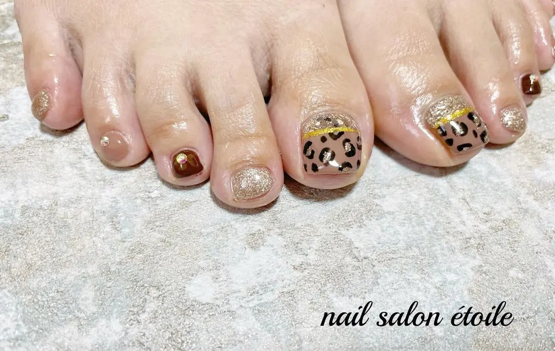 ネイル アニマル柄 アートネイル ブラウン フットネイル ジェルネイル フットネイル nail salon étoileのネイルデザイン
