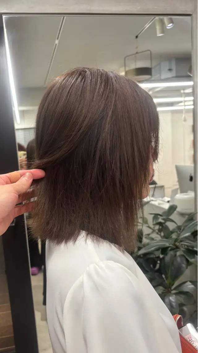 カラー 山本 美里亜のヘアスタイル