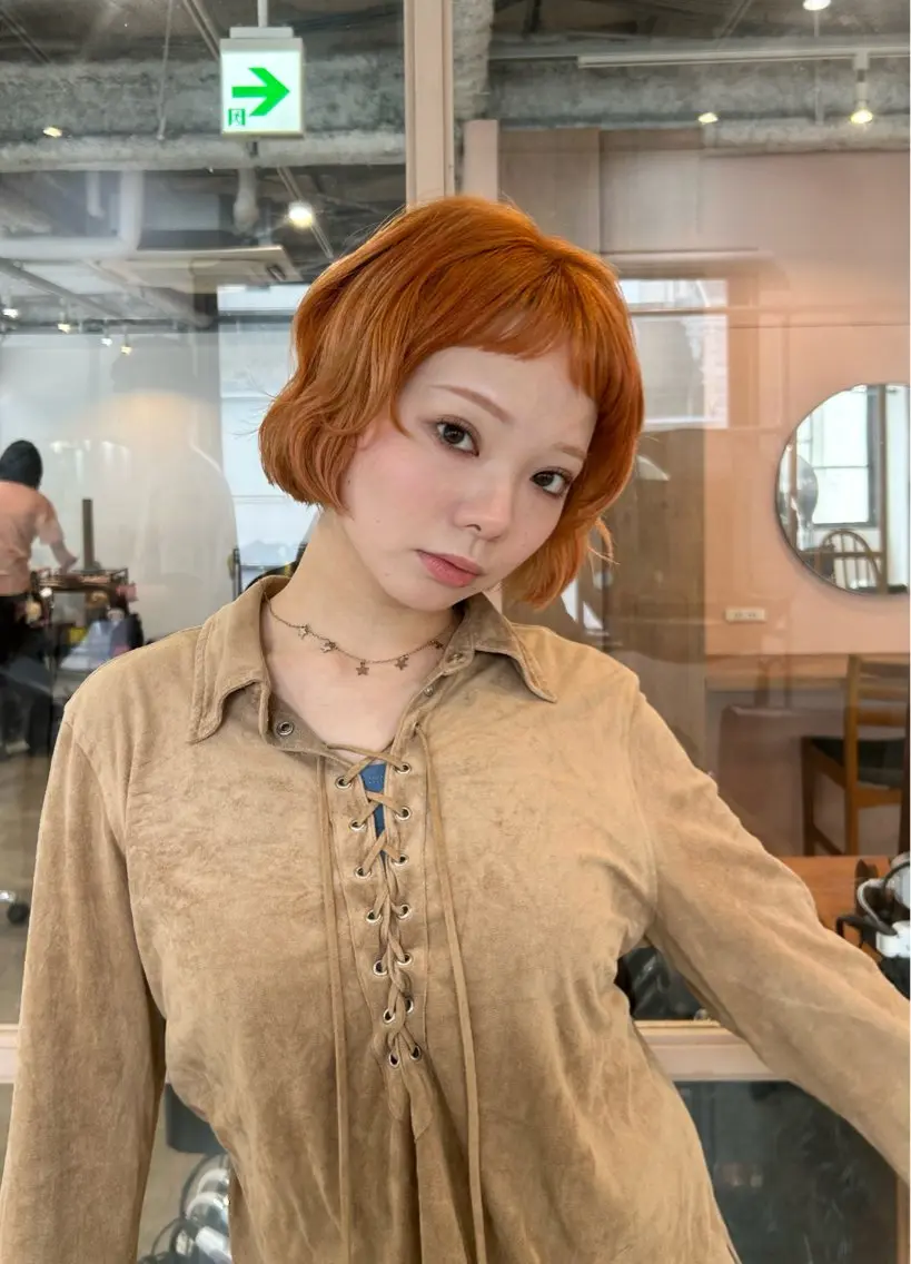 ショート オン眉 ヘアカラー chico .のヘアスタイル