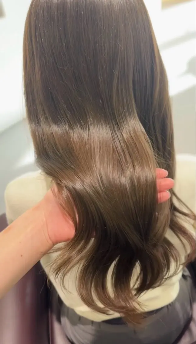 ロング ヘアカラー トリートメント ️🫧透明感カラー& 髪質改善🎀いさきのヘアスタイル