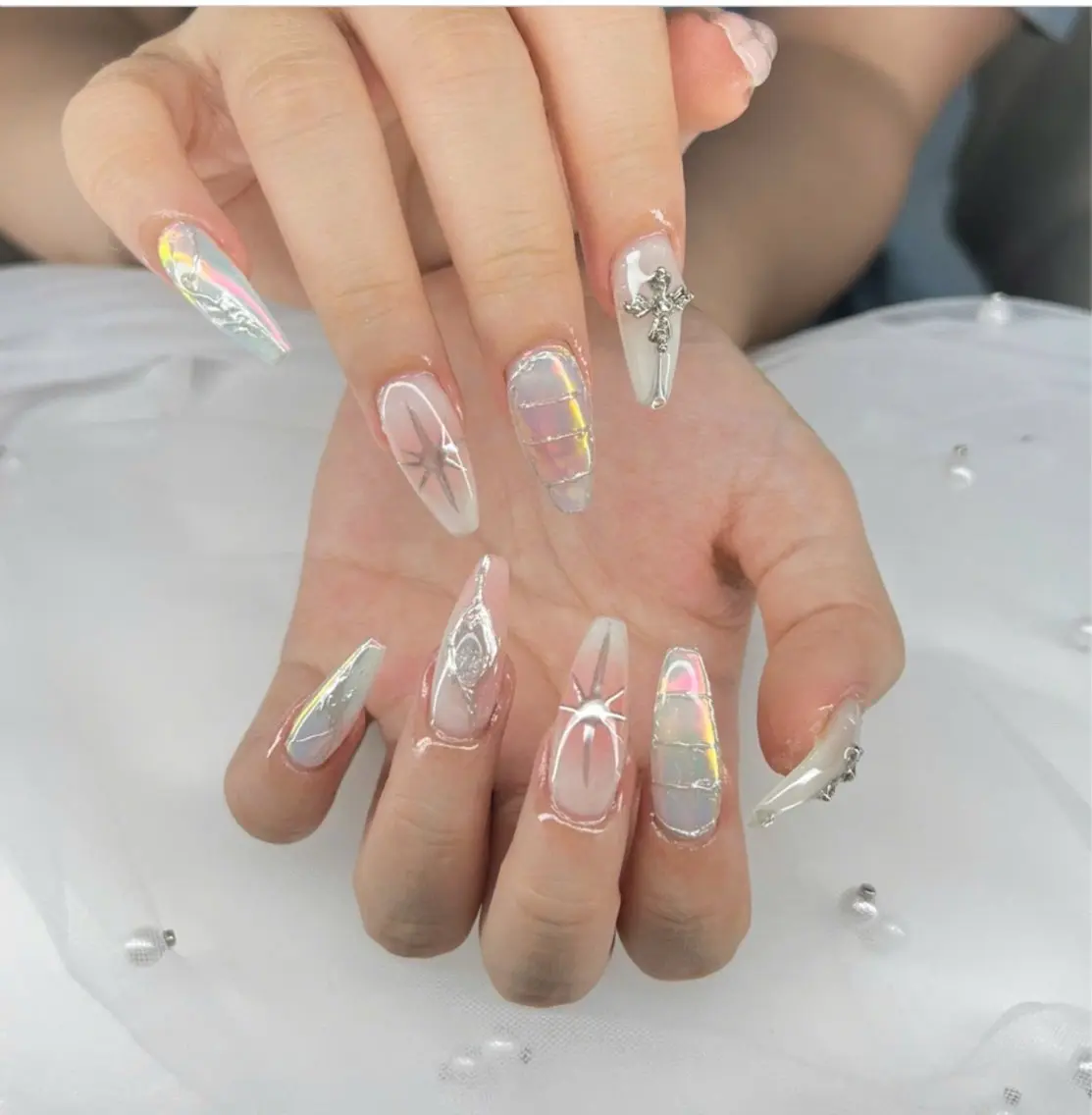 ネイル フレンチネイル キラキラネイル マグネットネイル ミラーネイル ニュアンスネイル ハンドネイル Tira Nailのネイルデザイン