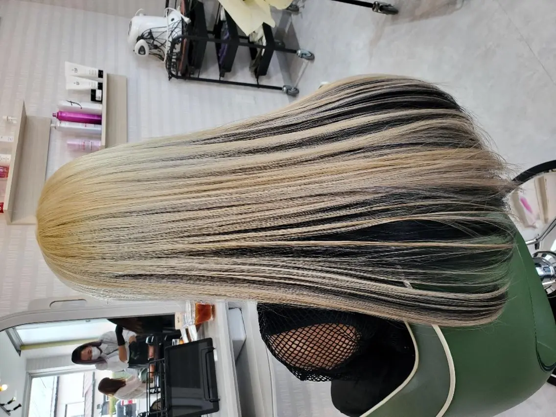 セミロング ハイライトならお任せ 福田 将太のヘアスタイル