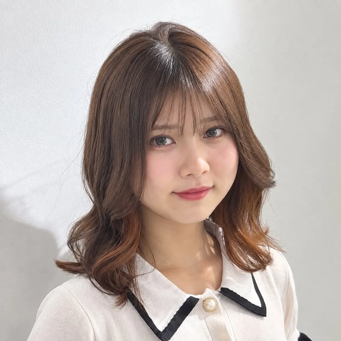 ミディアム くびれヘア レイヤーカット 小顔カット カット 韓国レイヤー🇰🇷 ボブ/酸性縮毛矯正のヘアスタイル