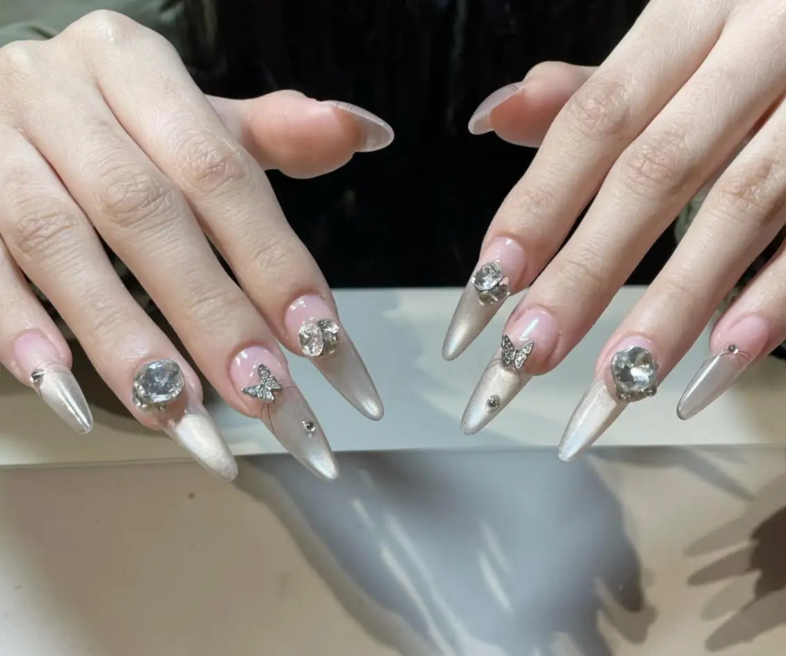 ネイル ハンドネイル 🎀 Ayaka_nailのネイルデザイン