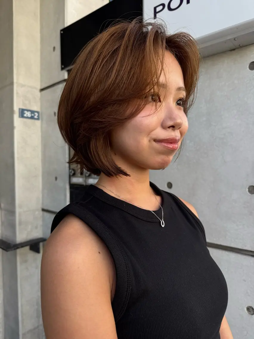 ショート ボブレイヤー アッシュ アッシュブラウン ラベンダーベージュ ボブ カット ヘアカラー トリートメント レイヤーカット\ウル フ　chinatsuのヘアスタイル