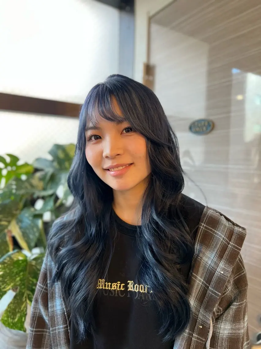 ロング カラー くびれヘア ロング ヘアカラー Liere Muuのヘアスタイル