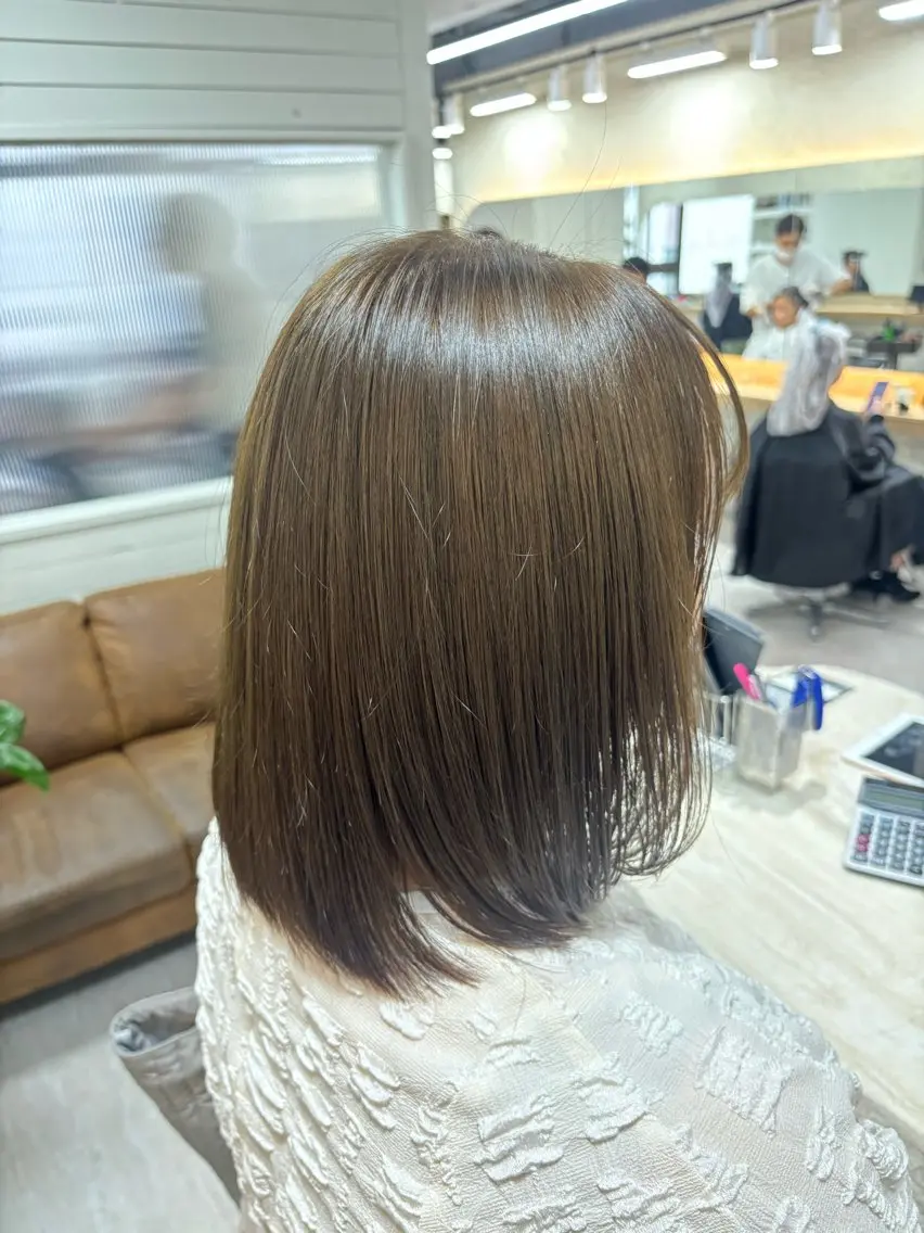 ミディアム カラー カット 西山 ミユのヘアスタイル