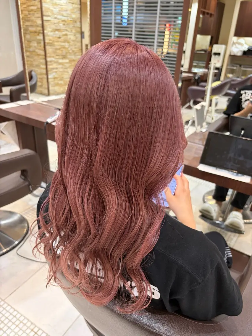 セミロング カラー ヘアカラー 【暖色ハイトーン】 HARUNA🌼のヘアスタイル