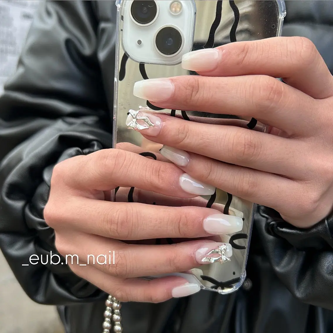 ネイル リボン シルバー ホワイト ハンドネイル 深夜ネイルサロン eub.m_nailのネイルデザイン