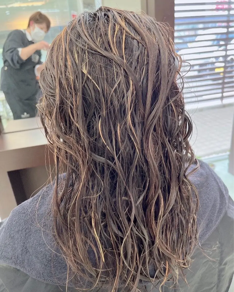 カラー ハイライトカラー 山田 みかのヘアスタイル