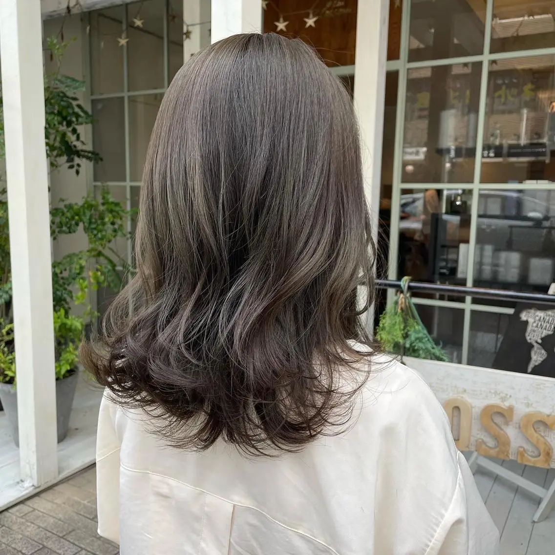 セミロング カラー 【完全個室】髪質改善 暖色カラー/山崎唯奈のヘアスタイル