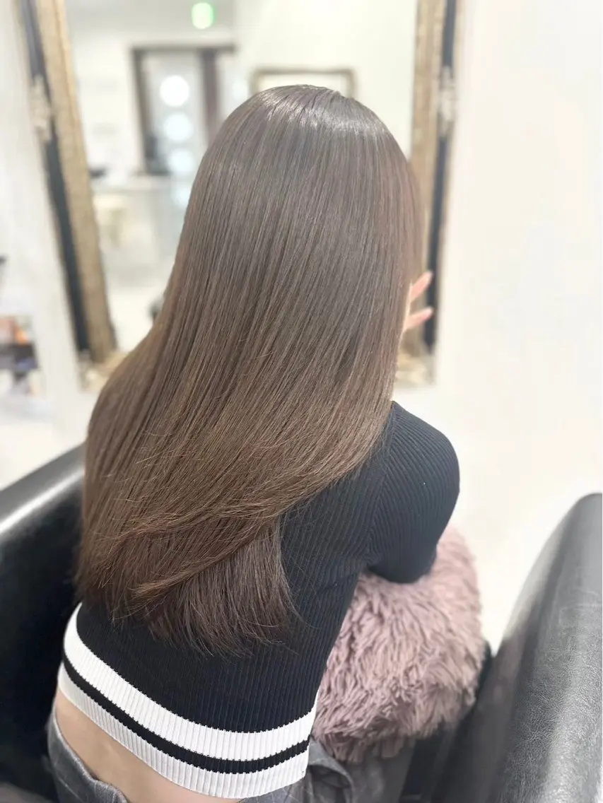 ロング カラー ブリーチ 透明感カラー ブリーチなしカラー 市川 陽菜のヘアスタイル