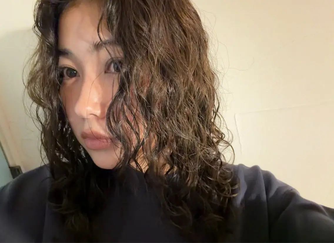 ミディアム カラー パーマ デザインパーマ/ カット/nanaのヘアスタイル