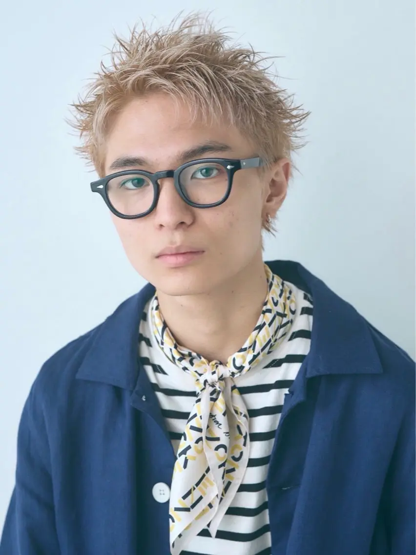 カラー メンズ メンズハイトーン スパイキーショート ベージュカラー ハイトーンカラー ホワイトベージュ げん/梅田美容室 中崎町美容室のヘアスタイル