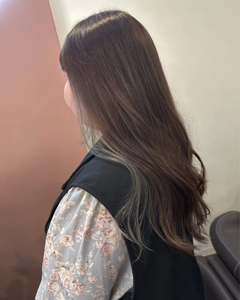 ロング カラー インナーカラー シルバー カット ヘアカラー トリートメント pep natsumiのヘアスタイル