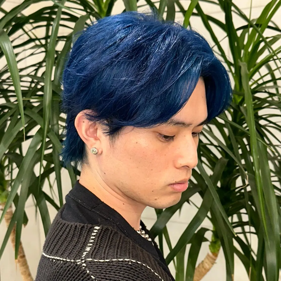 ミディアム メンズ センターパート カット ヘアカラー トリートメント マエダルイ🌐 レイヤースタイルのヘアスタイル