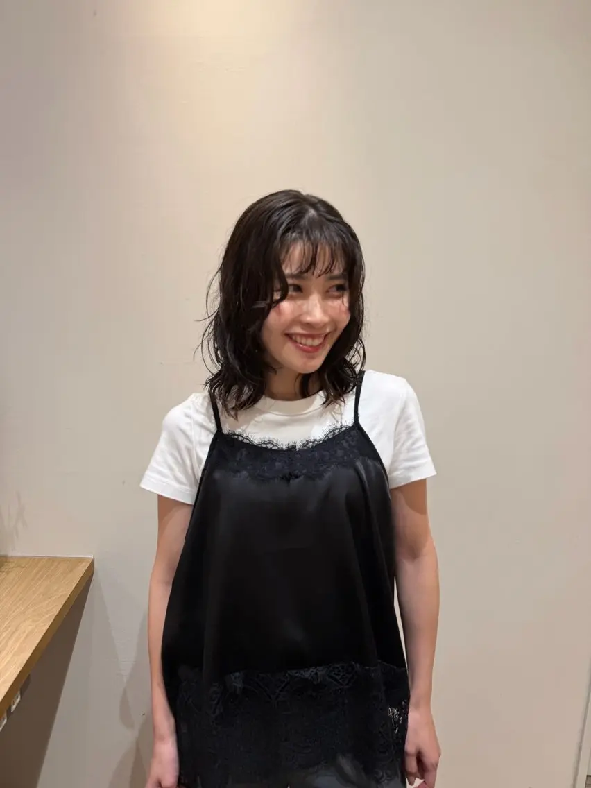 ミディアム 佐々木 彩羽のヘアスタイル