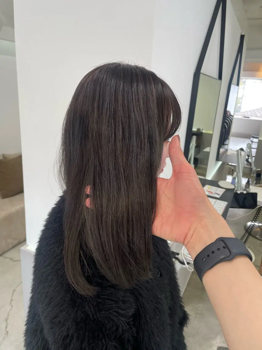 セミロング ヘアカラー トリートメント 🌐🪬髪質改善/ 透明感カラーのヘアスタイル