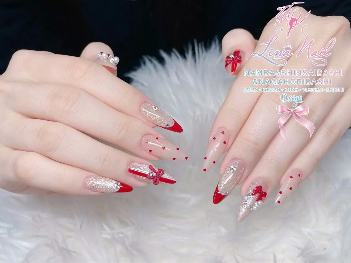 セミロング 韓国風ヘア クリスマス ハンドネイル Linanail Nambaのネイルデザイン