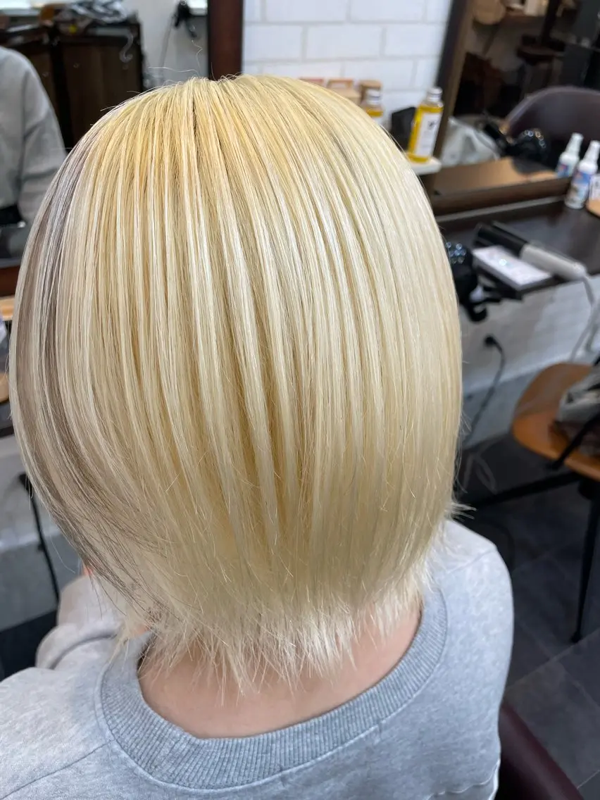 カラー 抜きっぱなしブロンド ヘアカラー トリートメント 米本 匠のヘアスタイル