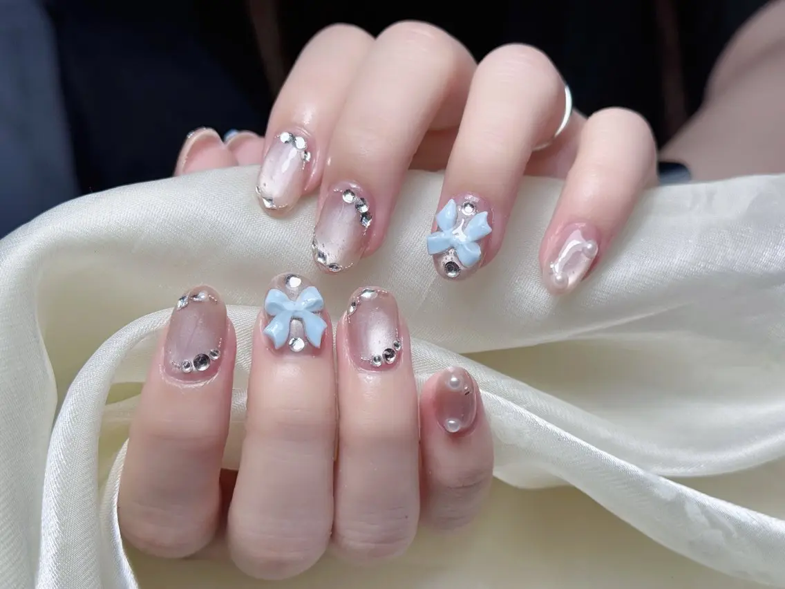 ネイル ガーリー キラキラネイル 韓国ネイル ロングネイル シンプルネイル ハンドネイル Genie Mika Nailsのネイルデザイン