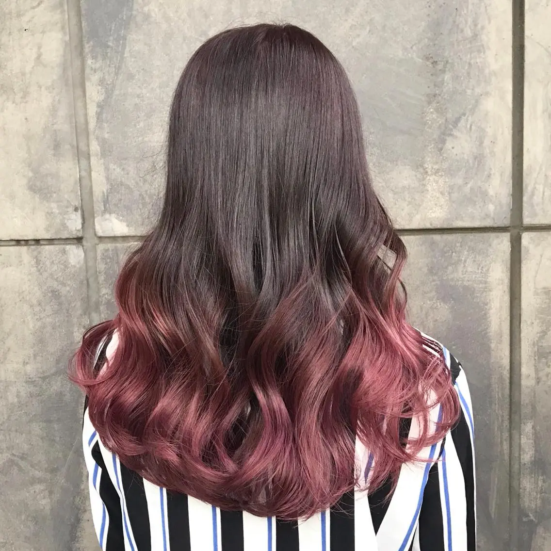 ロング カラー ブリーチ グラデーションカラー ピンクカラー ヨシンモリ ムルギョル巻き K-POP好き美容師 🇰🇷Kai.Yのヘアスタイル