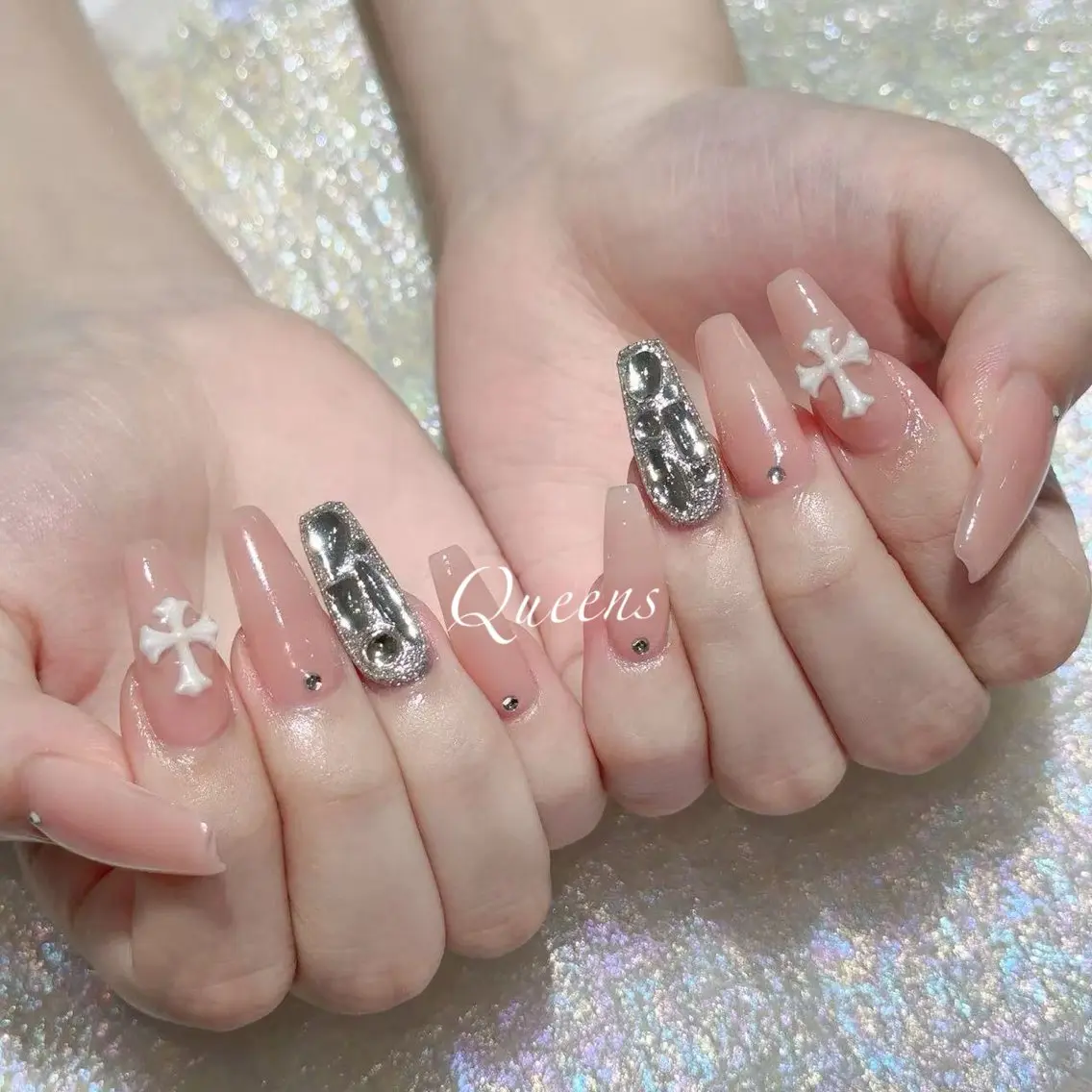 ネイル ハンドネイル Queens ひなのネイルデザイン