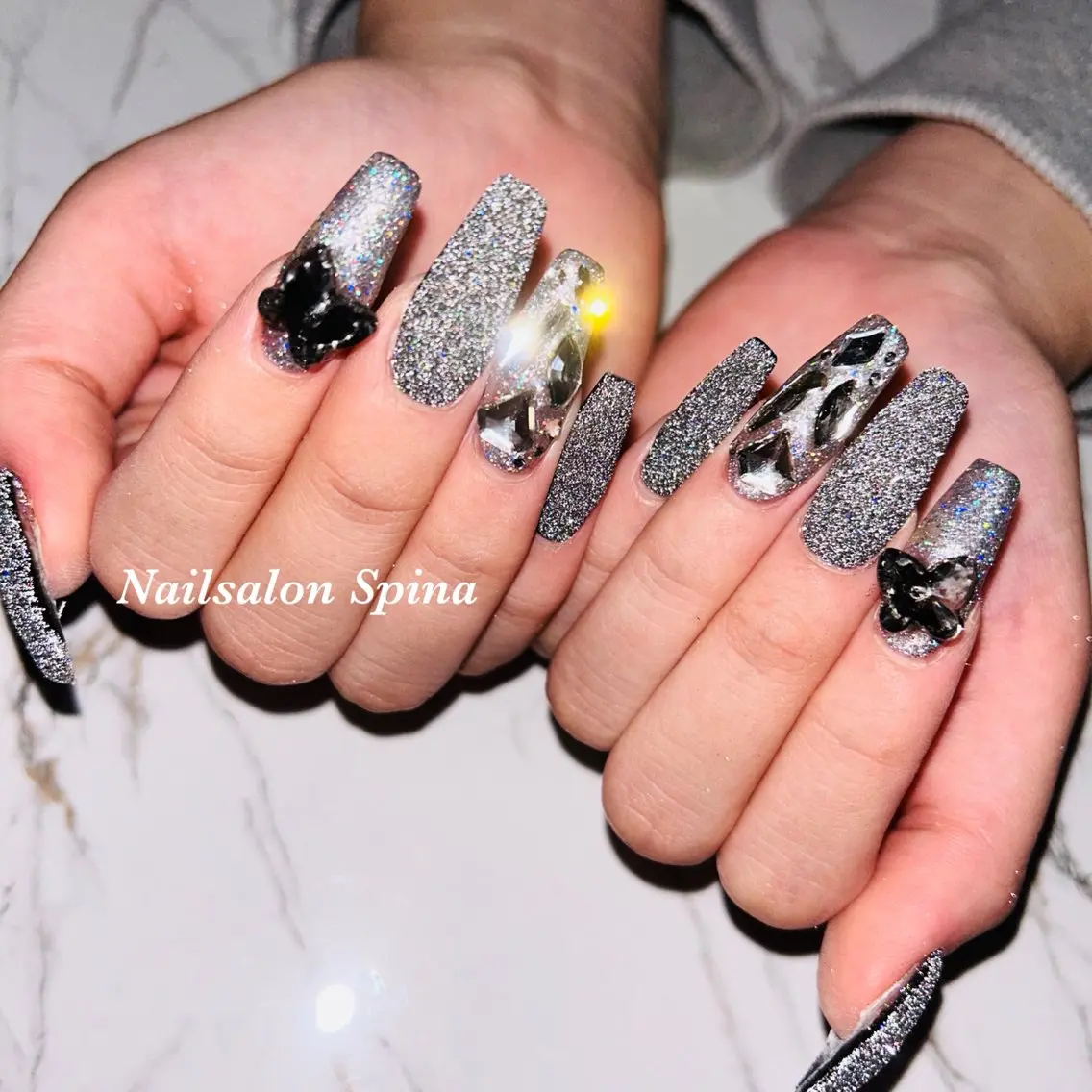 ネイル ジェルネイル キラキラネイル 韓国ネイル ロングネイル パラジェル Nail&Eye Spina 琴美のマツエク・マツパデザイン