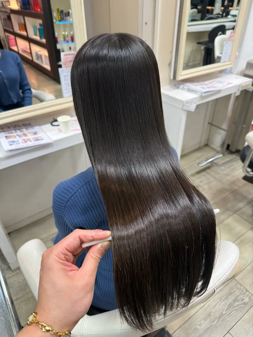 ロング パーマ 髪質改善 カット 縮毛矯正 トリートメント 市川 博紀 店長のヘアスタイル