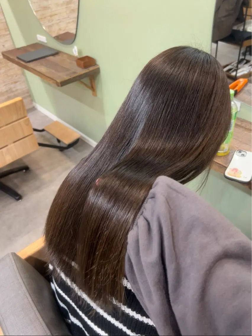 カラー アディクシーカラー ブラウンカラー イルミナカラー パープルブラウン ヘアカラー トリートメント 大野 満葵のヘアスタイル
