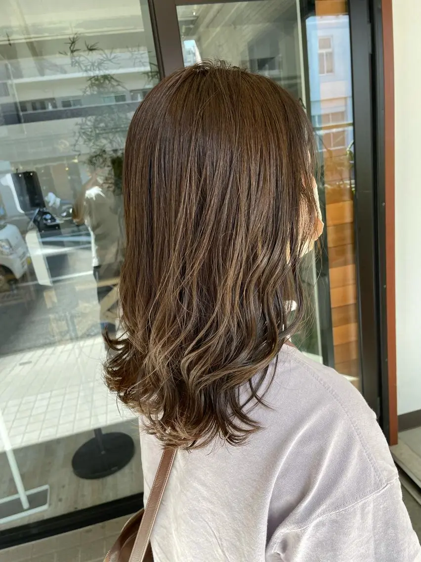 【じっくりカウンセリング】デザインカット+透明感カラー+トリートメント¥13310→8000の写真
