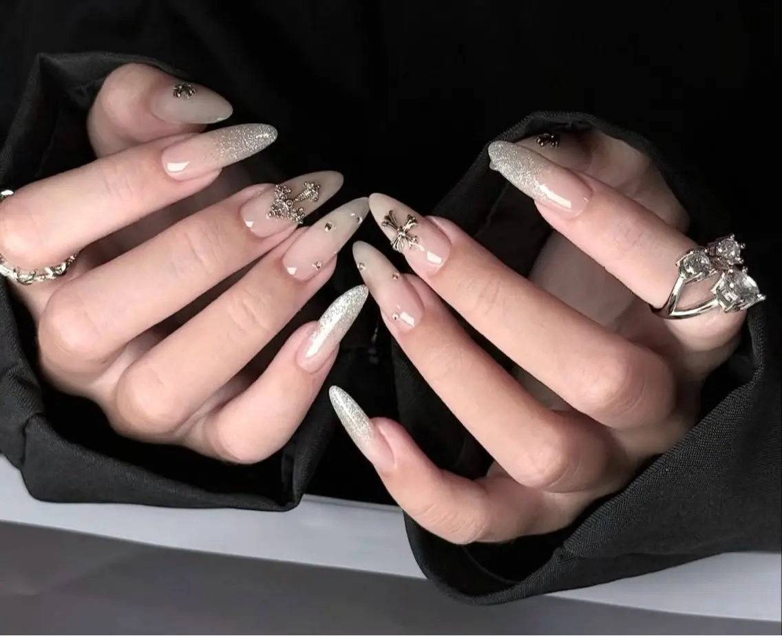 ネイル アートネイル ボルドー フレンチネイル ジェルネイル 氷ネイル・うるうるネイル ハンドネイル Julie NailSalonのネイルデザイン