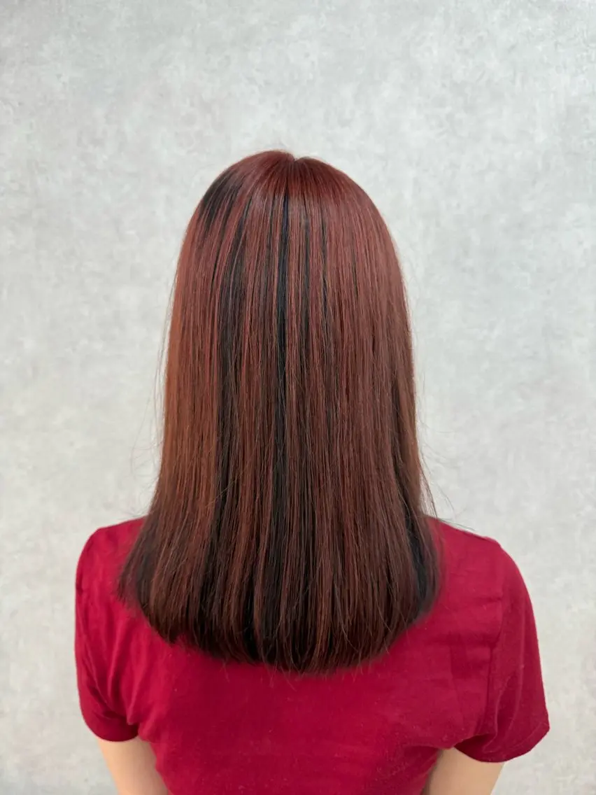 セミロング レッドブラウン 🍎暖色カラーで大人 可愛く🍒齋藤すみれのヘアスタイル