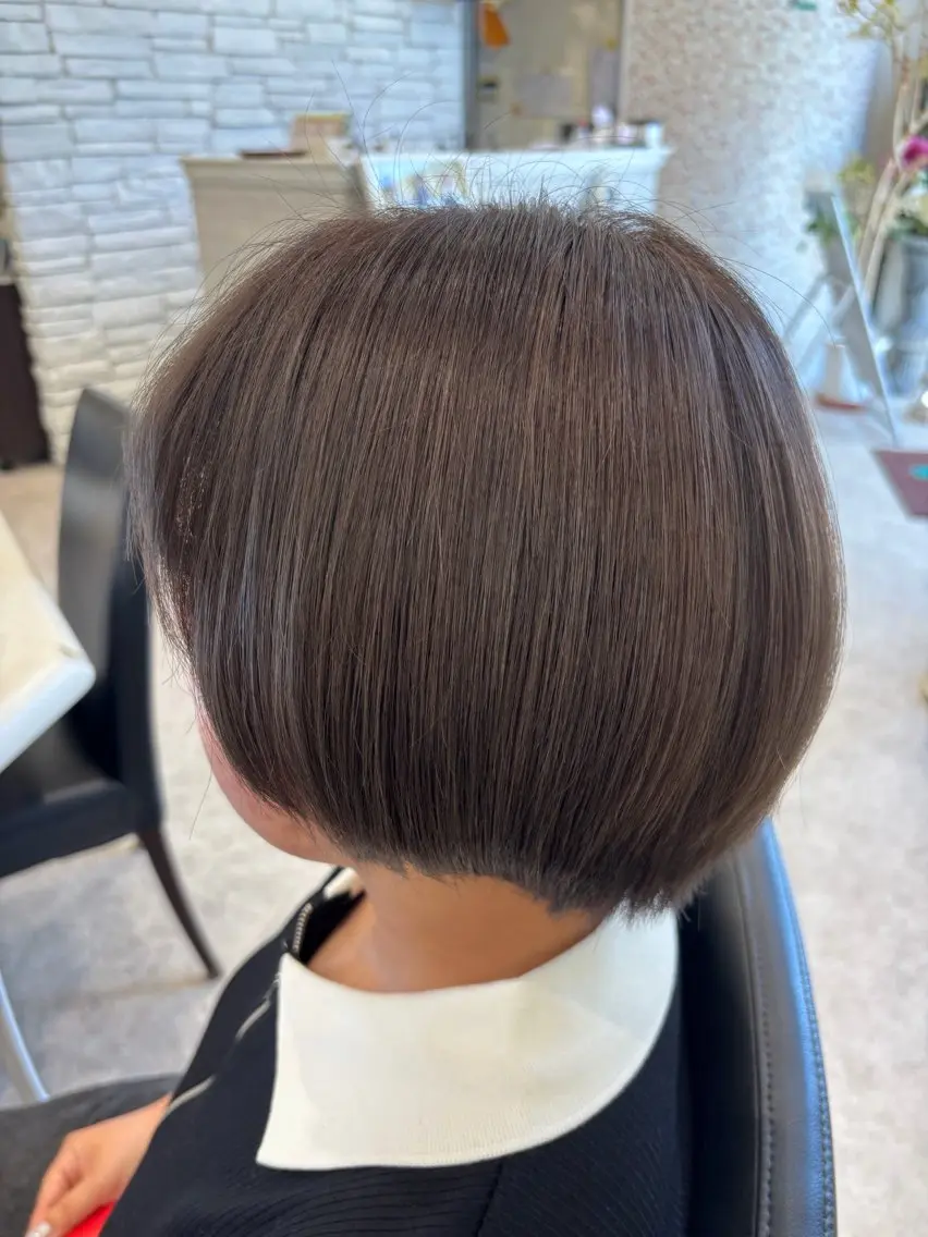 ショート カラー ヘアカラー 志村 梨帆のヘアスタイル