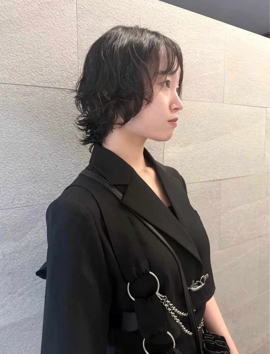 ミディアム カット パーマ she. momonoのヘアスタイル