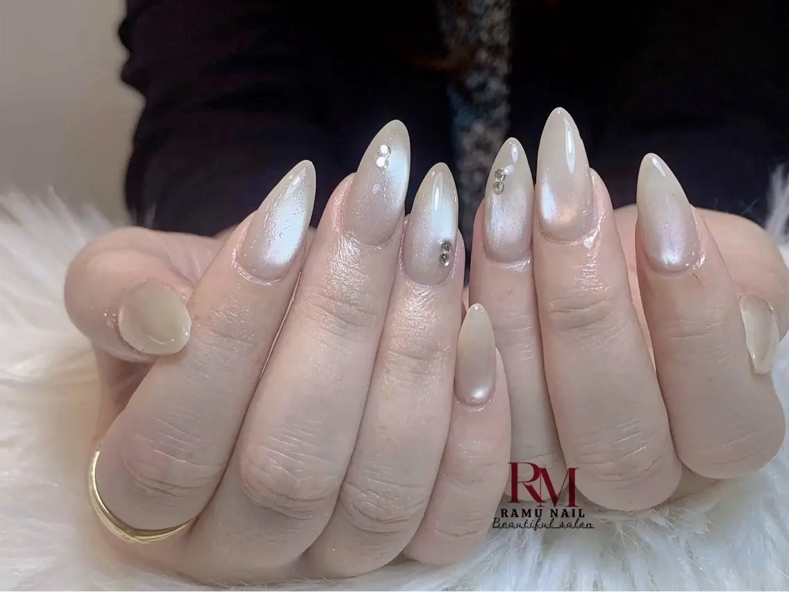 ネイル キラキラネイル マグネットネイル ミラーネイル ピンク ストーンネイル ハンドネイル RAMU Nail 恵比寿店のネイルデザイン