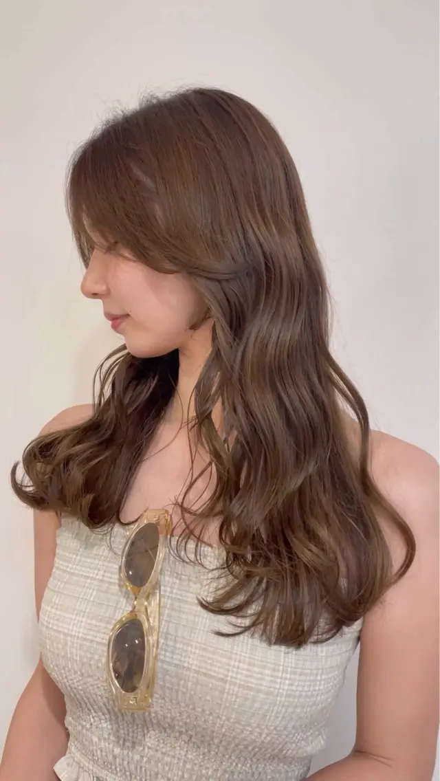 ロング 山崎 里紗のヘアスタイル