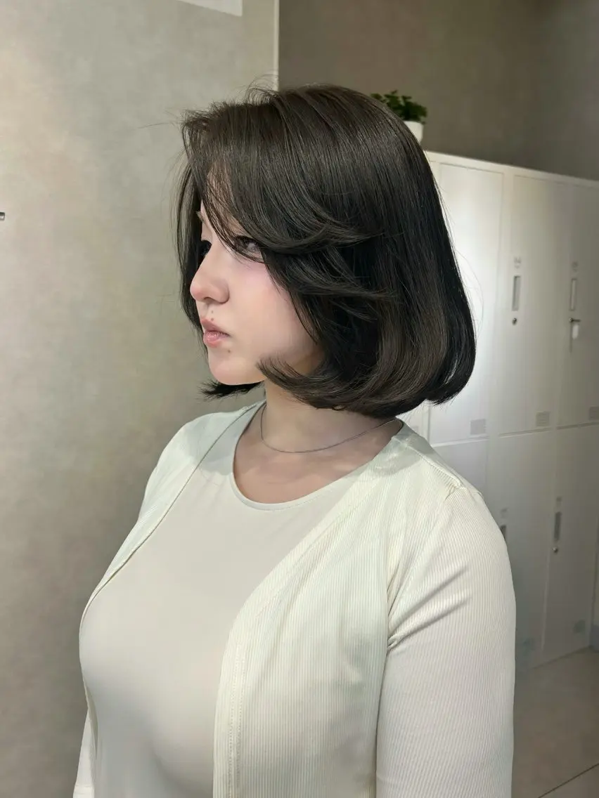 ミディアム ボブ カット トリートメント moe🎀 透明感カラーのヘアスタイル