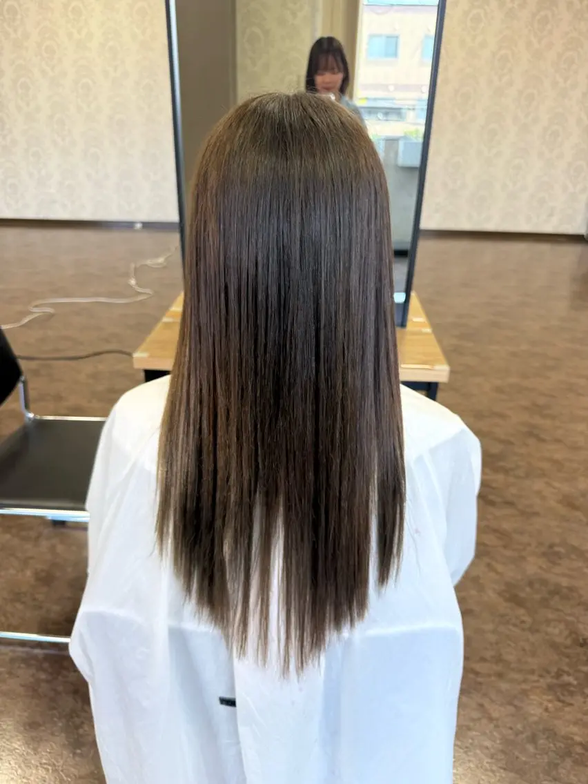 カラー ヘアカラー 黒木 芽生のヘアスタイル