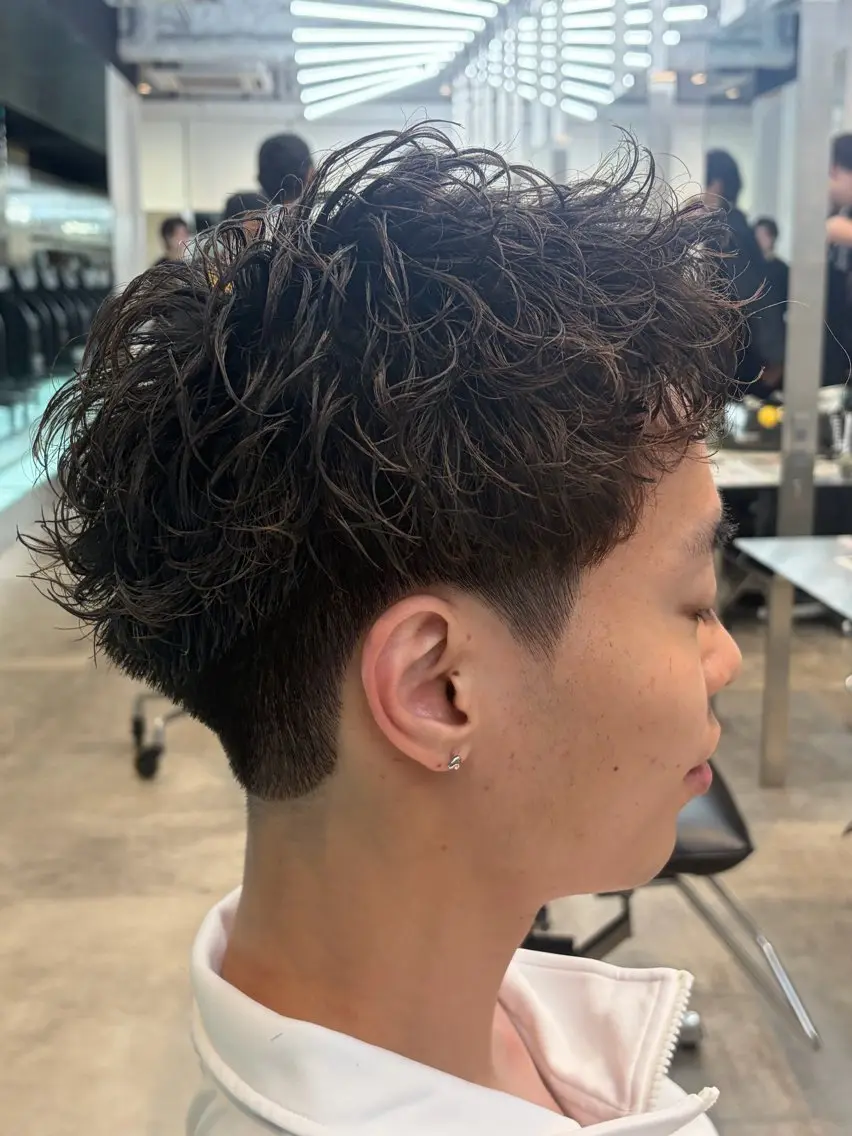 ショート パーマ メンズ 室谷 柚羽のヘアスタイル